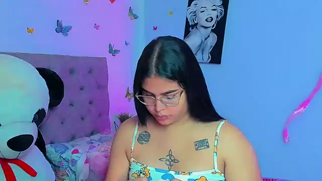 Snapshot of mabellfox chatting on December 7, 4:03 pm mabellfox online show from December 7, 4:03 pm