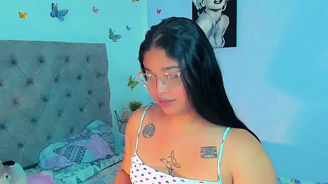 Snapshot of mabellfox chatting on December 27, 4:43 pm mabellfox online show from December 27, 4:43 pm