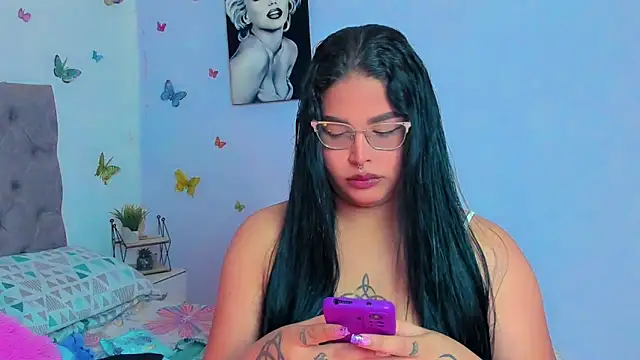 Snapshot of mabellfox chatting on January 22, 9:32 pm mabellfox online show from January 22, 9:32 pm