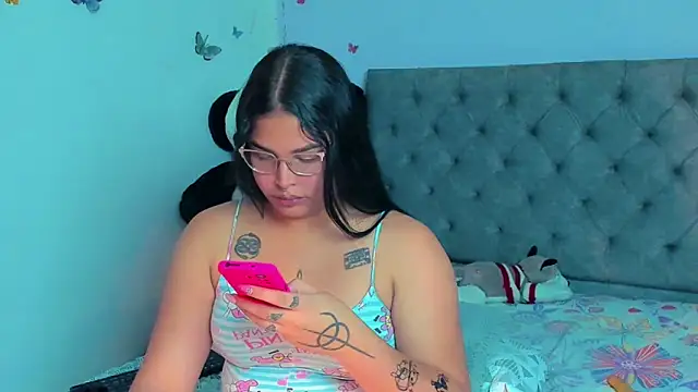 Snapshot of mabellfox chatting on March 4, 5:56 pm mabellfox online show from March 4, 5:56 pm
