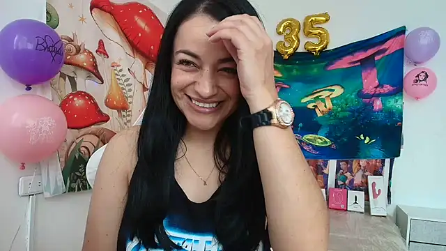 LovelyAzucena online show from May 1, 2:43 pm