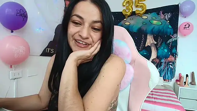 LovelyAzucena online show from May 5, 2:36 pm