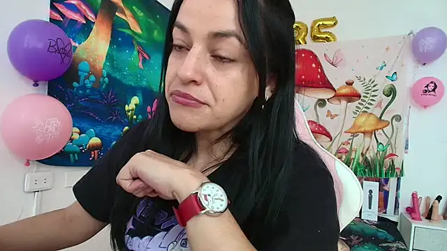LovelyAzucena online show from May 9, 2:33 pm