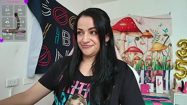 LovelyAzucena online show from May 22, 3:06 pm