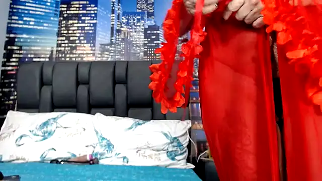 Snapshot of Lucy_mature8 chatting on February 22, 5:44 pm Lucy mature8 online show from February 22, 5:44 pm