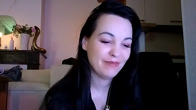 Lilie romeo online show from January 8, 3:50 pm