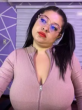 MiiaaJoness online show from May 4, 4:25 pm