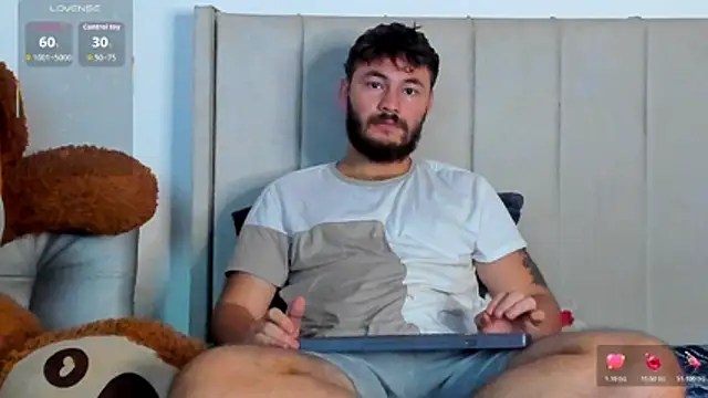 Snapshot of JacoLive chatting on February 24, 11:58 pm JacoLive online show from February 24, 11:58 pm