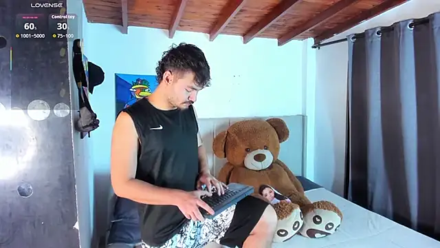 Snapshot of JacoLive chatting on March 28, 1:05 am JacoLive online show from March 28, 1:05 am