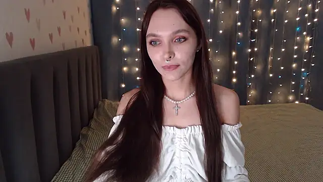 Snapshot of ChloeSunny chatting on February 13, 2:35 pm ChloeSunny online show from February 13, 2:35 pm