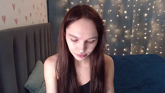 Snapshot of ChloeSunny chatting on February 18, 3:30 pm ChloeSunny online show from February 18, 3:30 pm