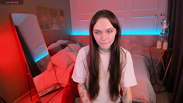 Snapshot of ChloeSunny chatting on March 24, 8:47 pm ChloeSunny online show from March 24, 8:47 pm