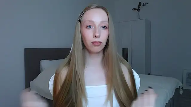 Luna insniity online show from October 3, 8:06 pm