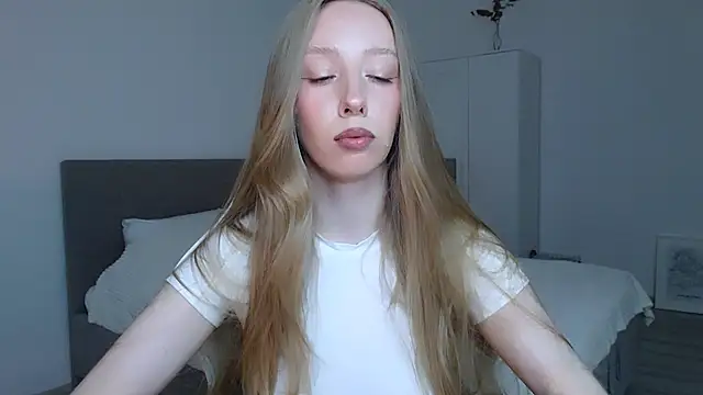 Luna insniity online show from October 8, 8:39 pm