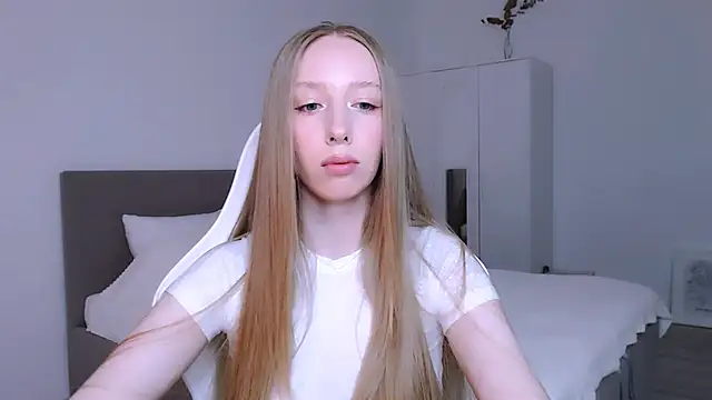 Luna insniity online show from November 6, 7:59 pm