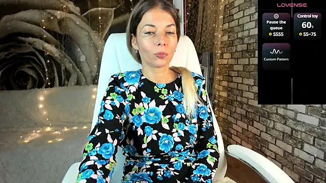 Eva Melow online show from December 2, 2:08 pm