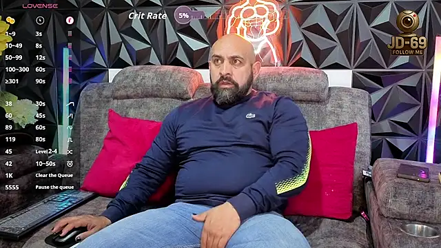 Snapshot of JD-69 chatting on October 4, 7:23 pm JD-69 online show from October 4, 7:23 pm