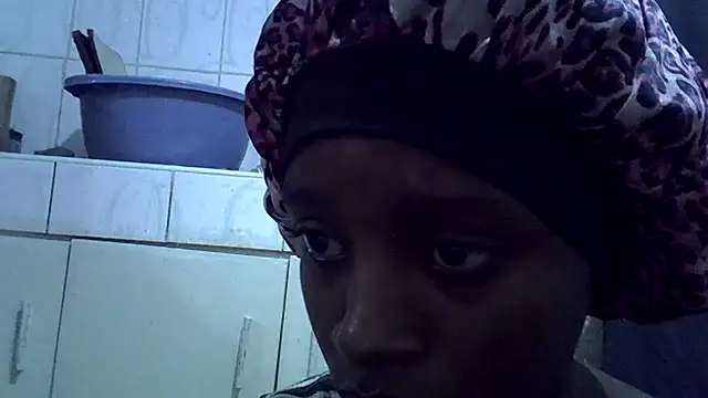 Snapshot of Enkarxx chatting on April 2, 1:25 am Enkarxx online show from April 2, 1:25 am