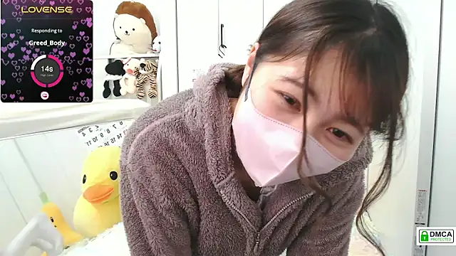 Snapshot of SUZU_ chatting on January 12, 12:12 pm SUZU online show from January 12, 12:12 pm