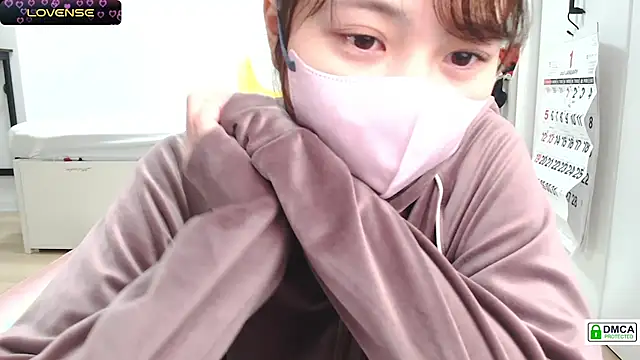 Snapshot of SUZU_ chatting on February 3, 12:14 pm SUZU online show from February 3, 12:14 pm