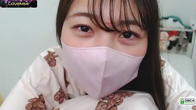 Snapshot of SUZU_ chatting on February 8, 8:42 pm SUZU online show from February 8, 8:42 pm