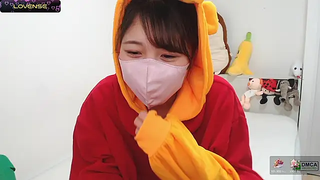 Snapshot of SUZU_ chatting on February 18, 1:00 pm SUZU online show from February 18, 1:00 pm