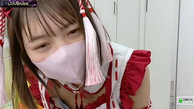 Snapshot of SUZU_ chatting on March 21, 8:40 pm SUZU online show from March 21, 8:40 pm