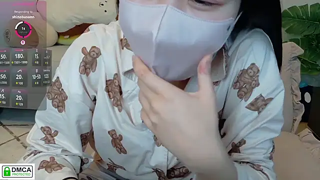 Snapshot of SUZU_ chatting on March 7, 10:18 pm SUZU online show from March 7, 10:18 pm