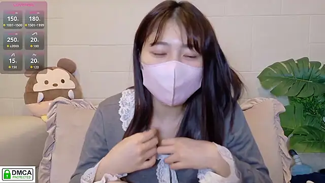 Snapshot of SUZU_ chatting on March 20, 1:27 pm SUZU online show from March 20, 1:27 pm