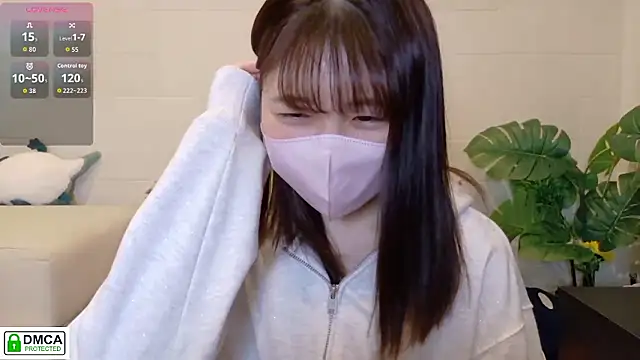 Snapshot of SUZU_ chatting on March 23, 1:04 pm SUZU online show from March 23, 1:04 pm