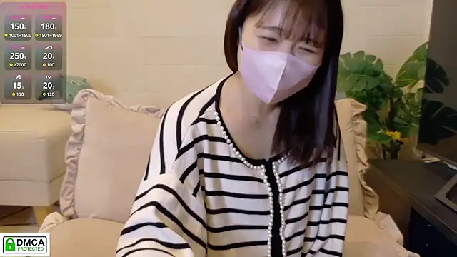 Snapshot of SUZU_ chatting on March 25, 12:11 pm SUZU online show from March 25, 12:11 pm