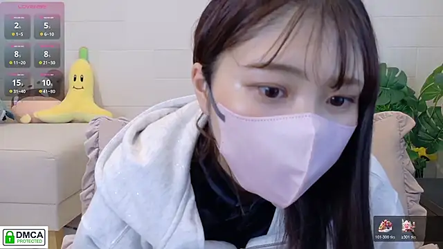 Snapshot of SUZU_ chatting on March 29, 1:05 am SUZU online show from March 29, 1:05 am