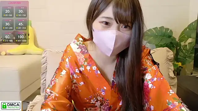 Snapshot of SUZU_ chatting on March 30, 1:12 pm SUZU online show from March 30, 1:12 pm