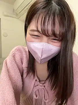 Snapshot of SUZU_ chatting on April 1, 12:39 pm SUZU online show from April 1, 12:39 pm