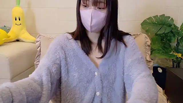 Snapshot of SUZU_ chatting on April 3, 9:35 pm SUZU online show from April 3, 9:35 pm