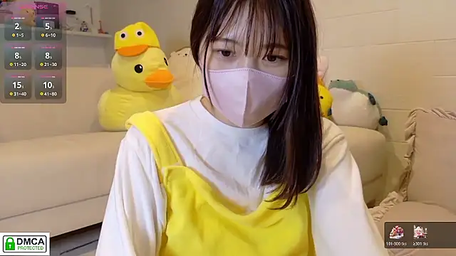 Snapshot of SUZU_ chatting on April 5, 12:13 pm SUZU online show from April 5, 12:13 pm