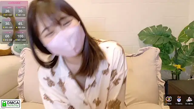 Snapshot of SUZU_ chatting on April 8, 3:12 pm SUZU online show from April 8, 3:12 pm