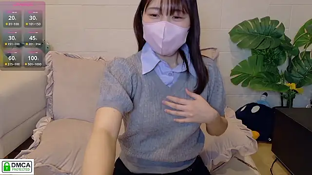 Snapshot of SUZU_ chatting on April 16, 10:05 am SUZU online show from April 16, 10:05 am