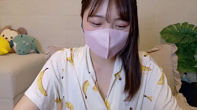 Snapshot of SUZU_ chatting on April 22, 6:09 pm SUZU online show from April 22, 6:09 pm