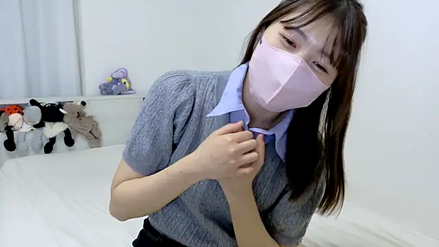 Snapshot of SUZU_ chatting on April 25, 10:07 am SUZU online show from April 25, 10:07 am