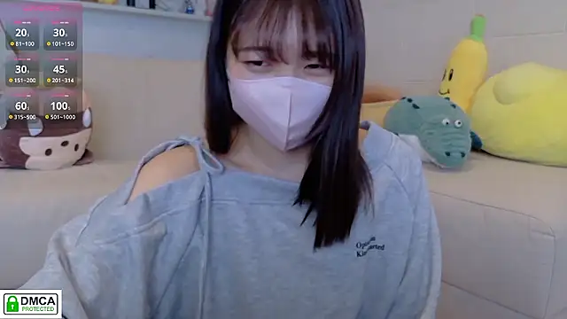 Snapshot of SUZU_ chatting on April 25, 10:07 pm SUZU online show from April 25, 10:07 pm