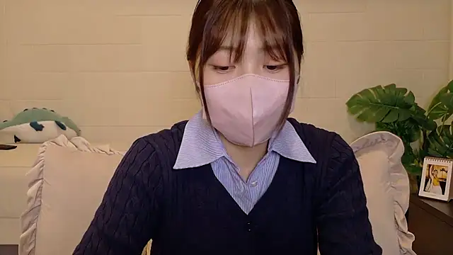 Snapshot of SUZU_ chatting on May 1, 1:05 pm SUZU online show from May 1, 1:05 pm