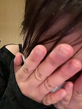 Snapshot of SUZU_ chatting on May 14, 12:34 pm SUZU online show from May 14, 12:34 pm