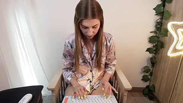 Miss Christine Cardo online show from May 26, 6:48 pm