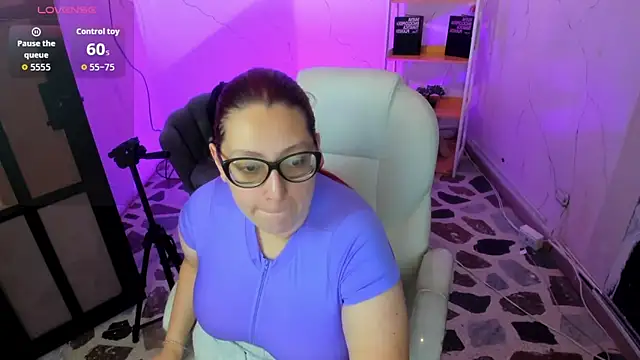 NiickyJones online show from September 18, 9:06 pm