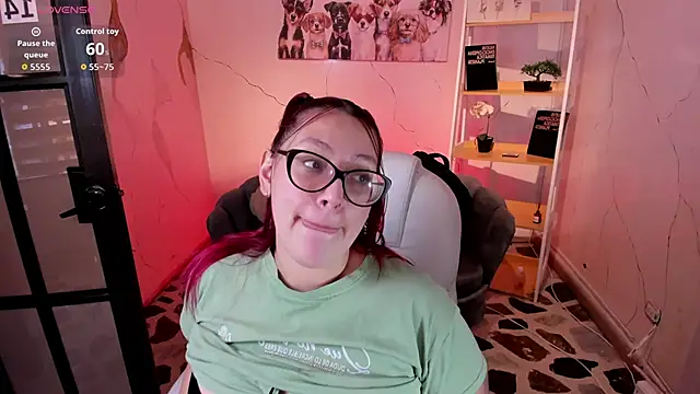 NiickyJones online show from October 18, 4:19 pm