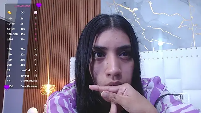 Snapshot of littlee_emilyy_ chatting on January 15, 9:13 am littlee emilyy online show from January 15, 9:13 am