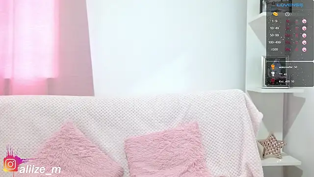 aliicee m online show from January 24, 3:24 pm