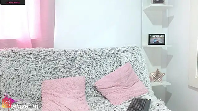 aliicee m online show from March 12, 6:55 pm