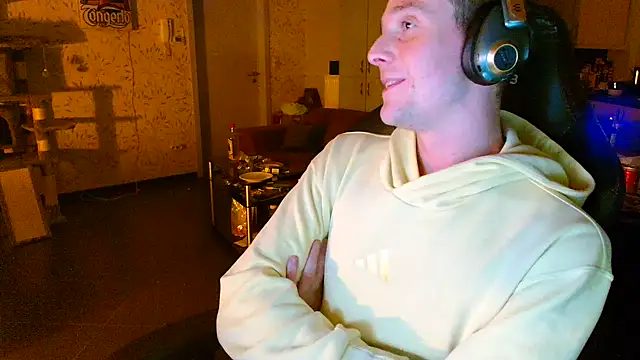 Snapshot of Str8boyy chatting on December 26, 3:06 am Str8boyy online show from December 26, 3:06 am